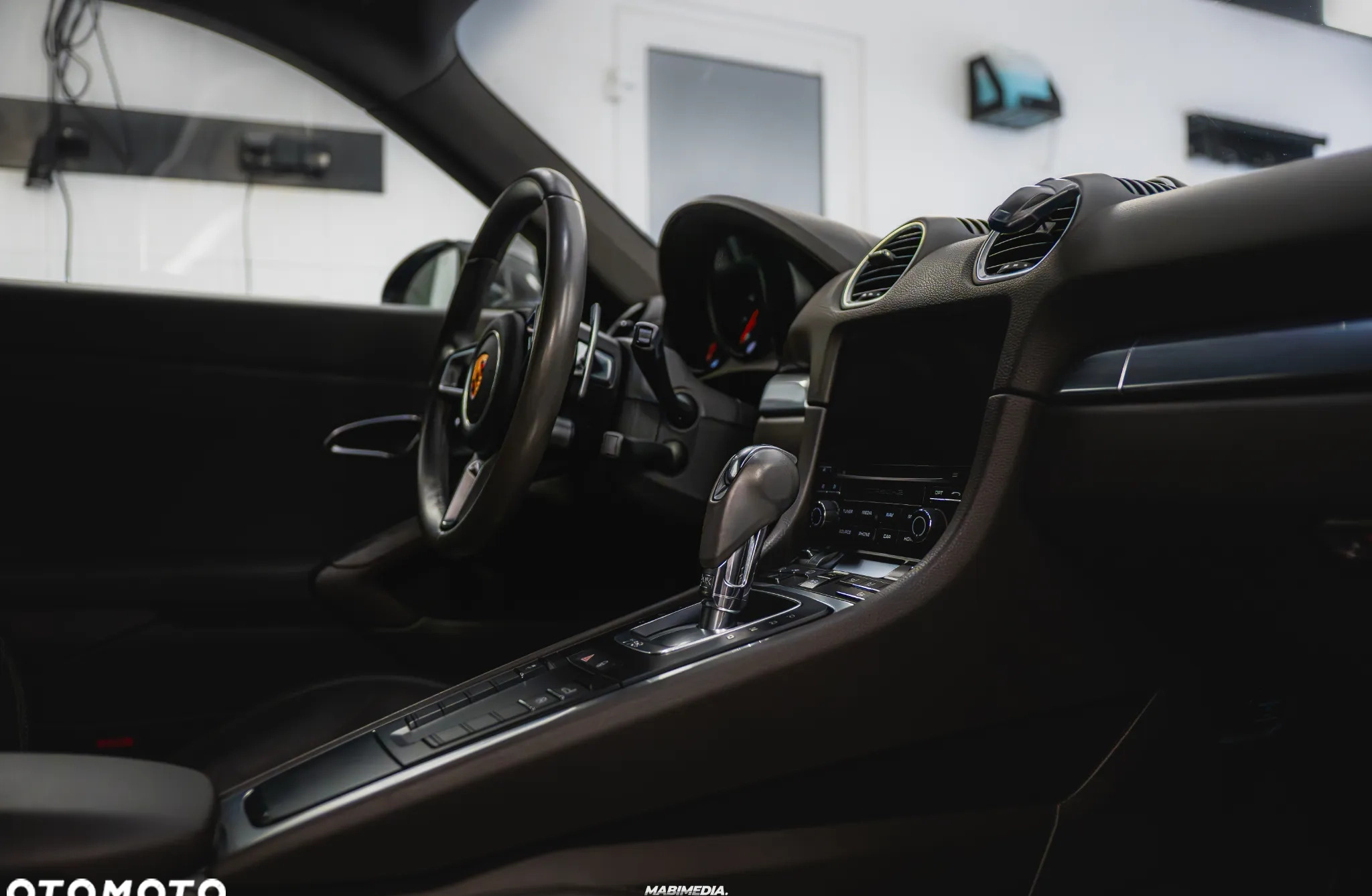 Porsche 718 Cayman cena 250000 przebieg: 34000, rok produkcji 2018 z Lipno małe 529
